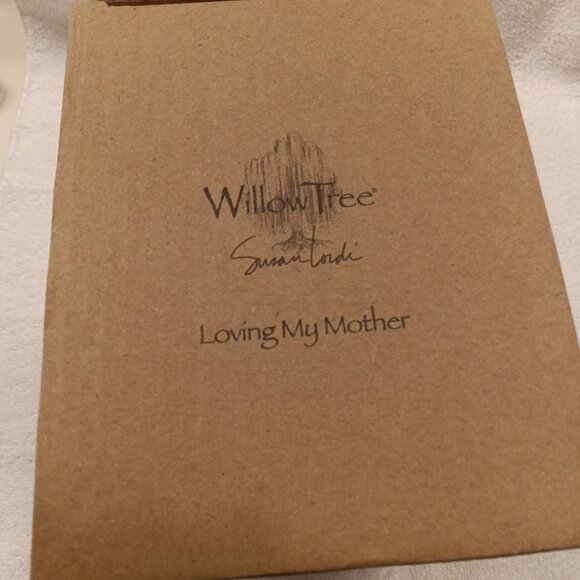 WILLOW TREE "LOVING MY MOTHER" FIGURINE (NEW IN THE BOX) - SKU#27921 - Picture 7 of 9